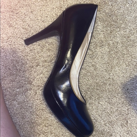 Marc Fisher platform Pumps - Picture 2 of 4
